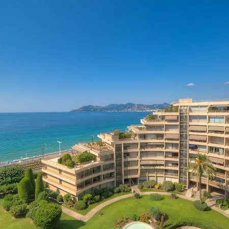 Le Cygne 1 * Cannes